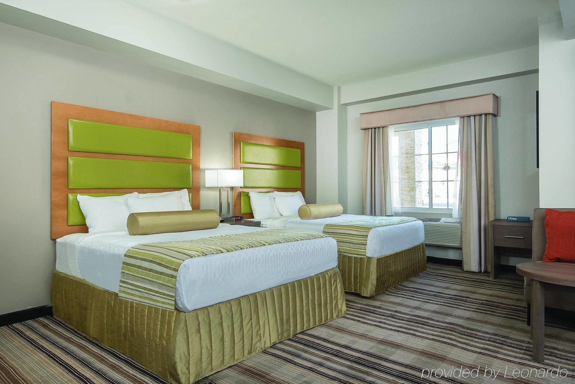 Готель La Quinta By Wyndham Brooklyn East Нью-Йорк Екстер'єр фото