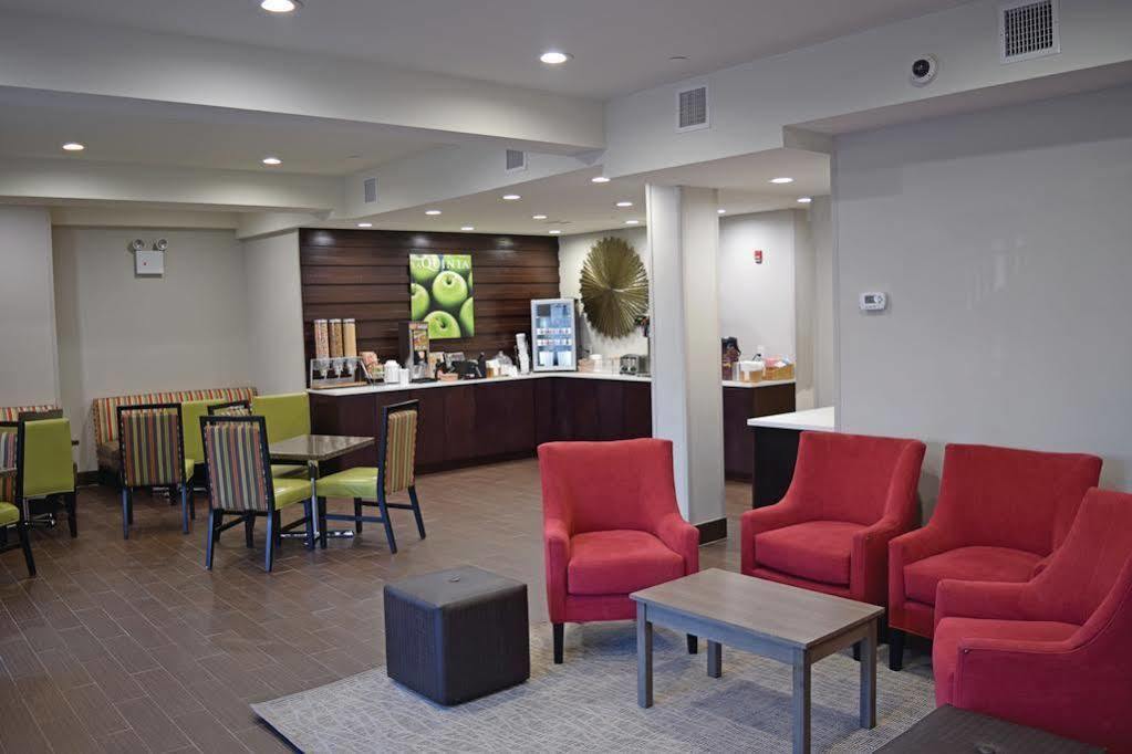 Готель La Quinta By Wyndham Brooklyn East Нью-Йорк Екстер'єр фото